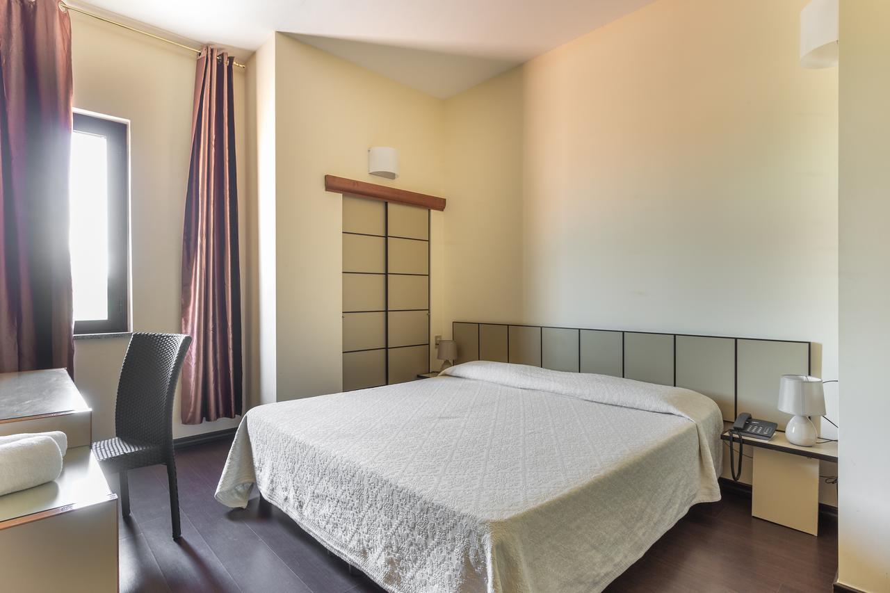 Rodia Inn Ористано Экстерьер фото