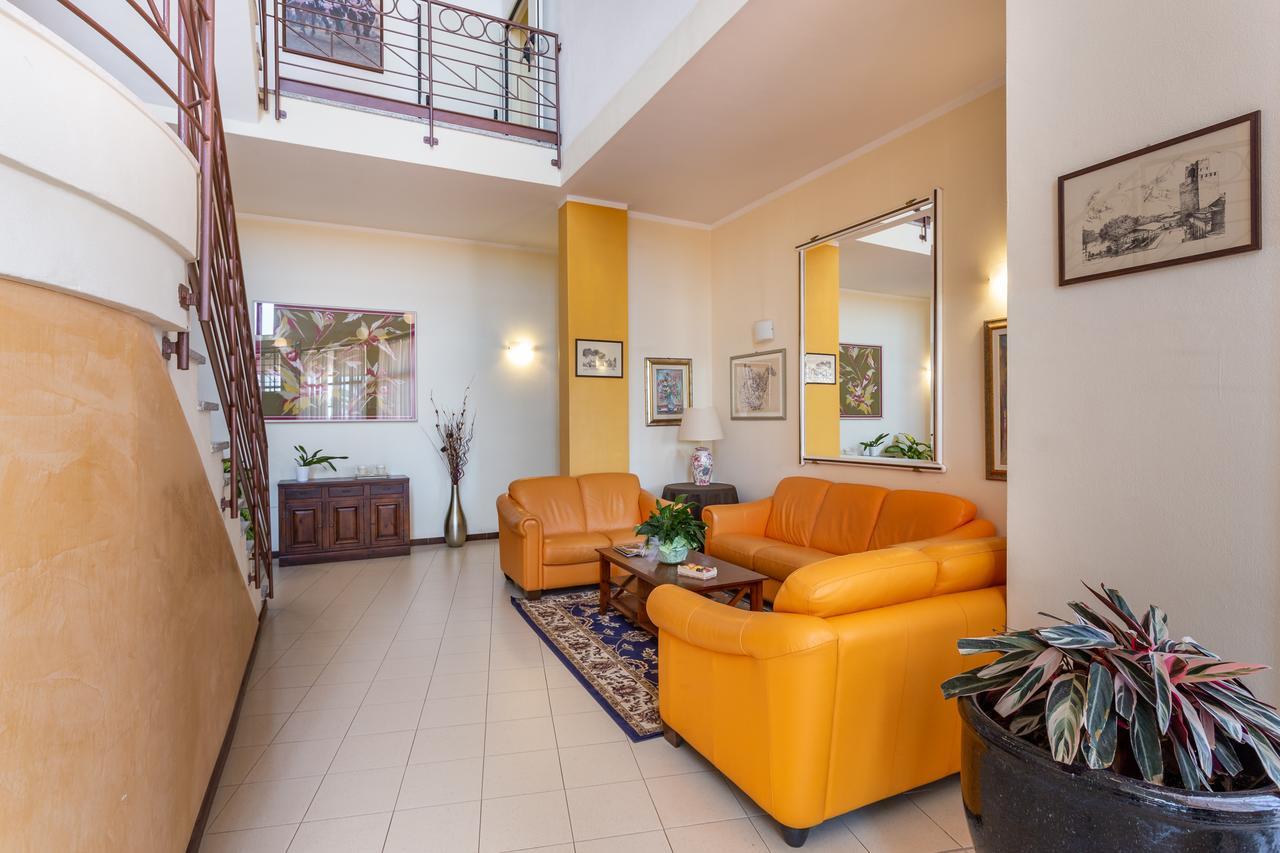 Rodia Inn Ористано Экстерьер фото